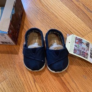 Navy Blue size 3 Toms